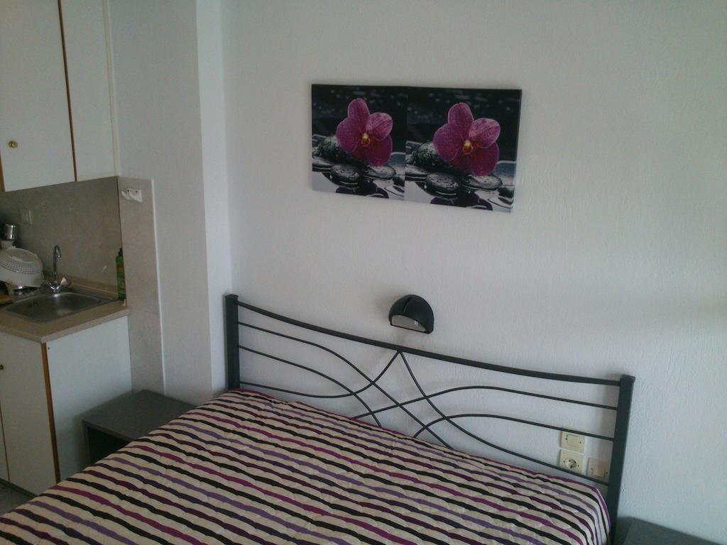 Vicky Rooms Nea Moudania Room photo