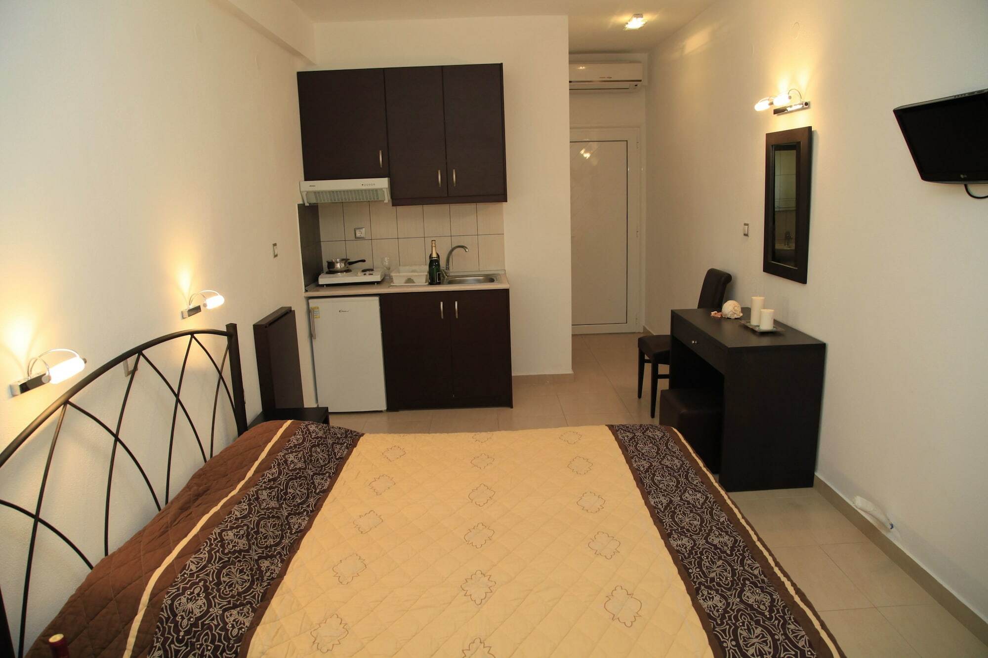 Vicky Rooms Nea Moudania Exterior photo